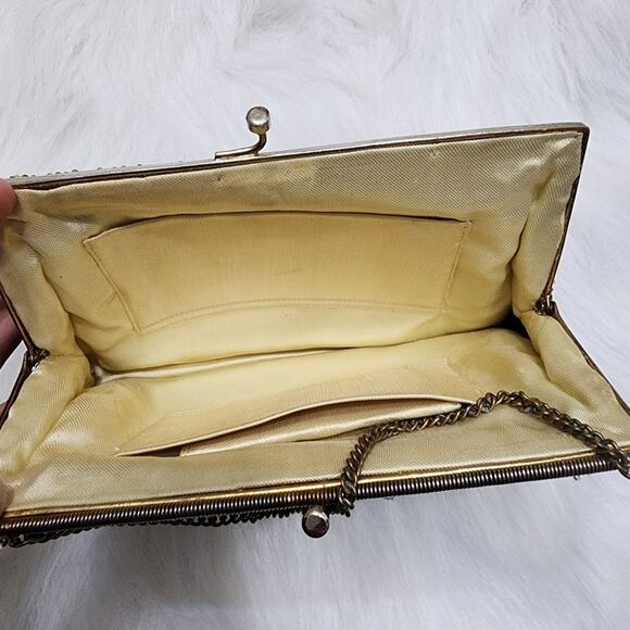 Vintage unbranded glass seed beaded gold, red & green clutch chain handle purse - Picture 15 of 16